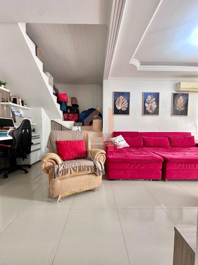 Casa plana de esquina em Balneário Camboriú com quintal - Balneário Camboriú - 