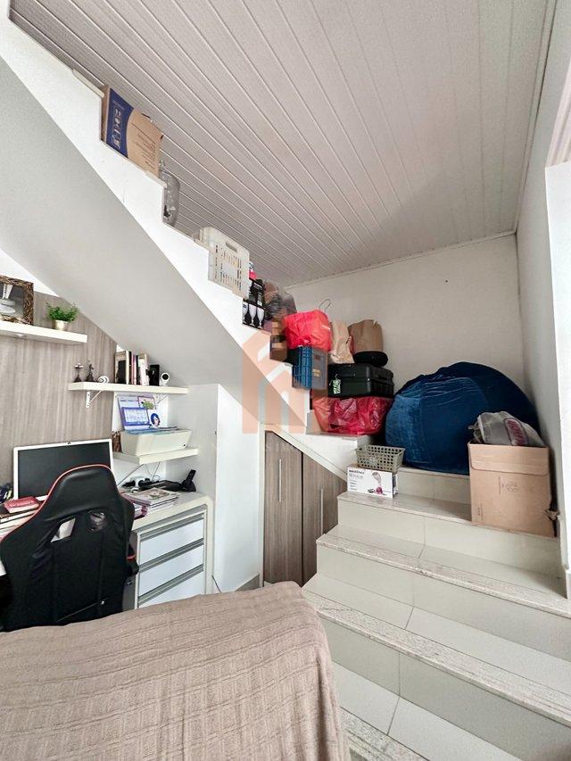 Casa plana de esquina em Balneário Camboriú com quintal - Balneário Camboriú - 