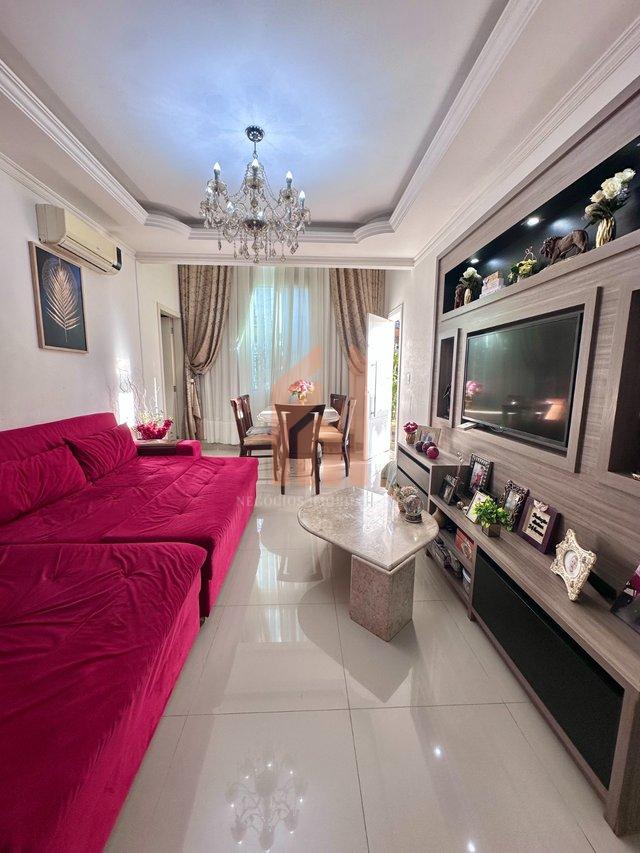 Casa plana de esquina em Balneário Camboriú com quintal - Balneário Camboriú - 