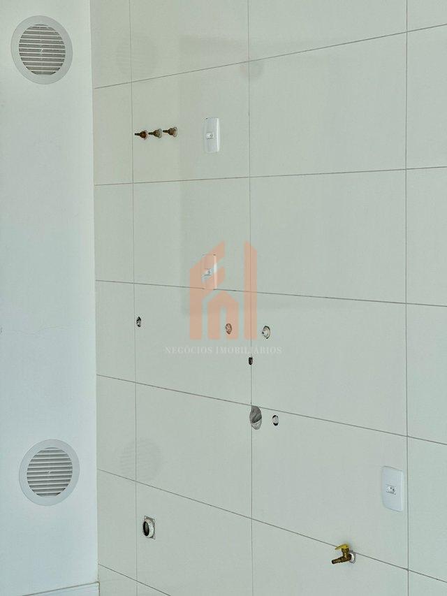 Apartamento térreo de 2 quartos sendo um suíte em rua calma - Camboriú - 