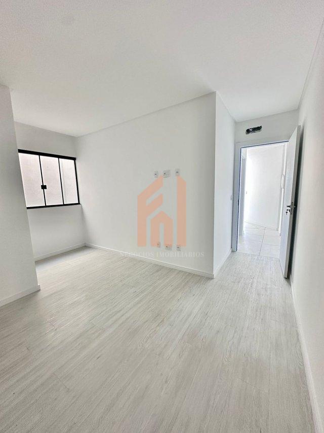 Apartamento térreo de 2 quartos sendo um suíte em rua calma - Camboriú - 
