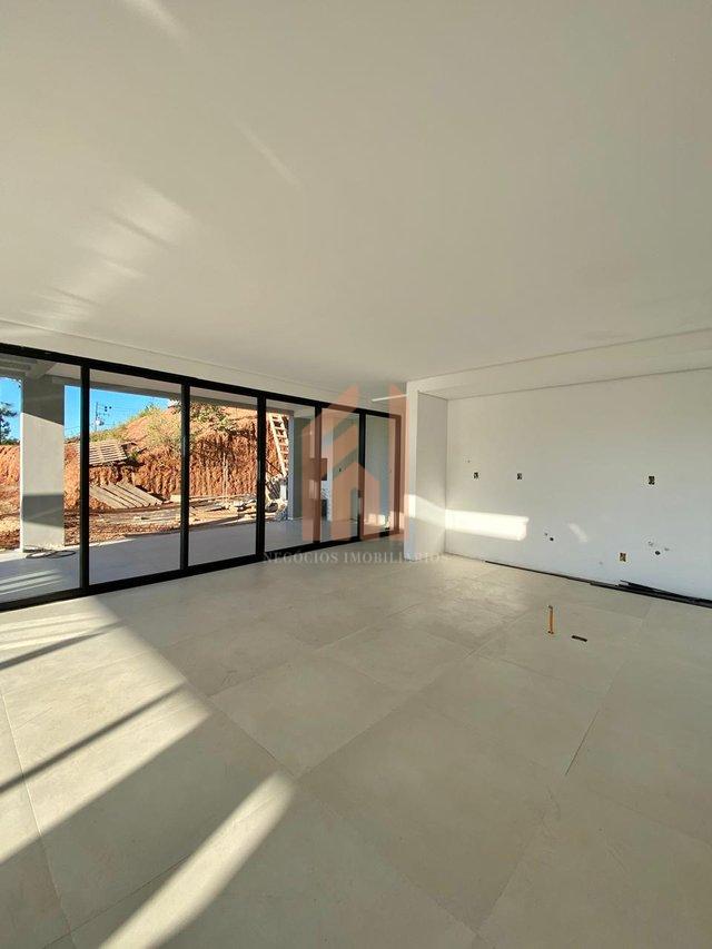 Casa em condomínio fechado com 03 suítes e incrível vista para área de preservação Rua Joaquim Garcia Camboriú - 