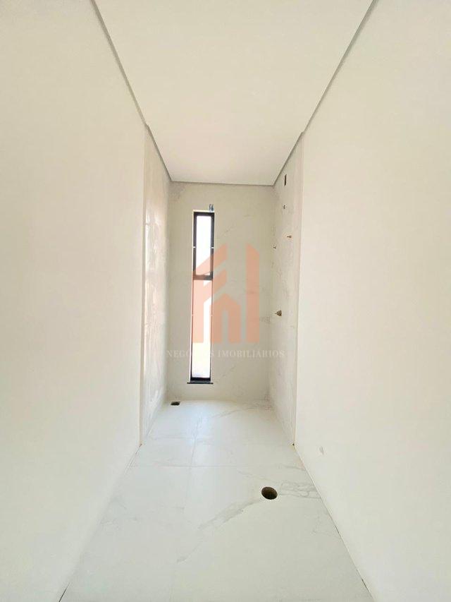 Casa em condomínio fechado com 03 suítes e incrível vista para área de preservação Rua Joaquim Garcia Camboriú - 