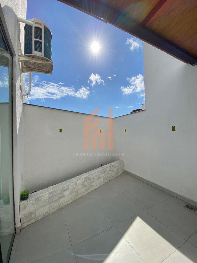Casa em condomínio fechado | Semi mobiliada , 03 dormitórios e 02 vagas de garagem  Camboriú - 