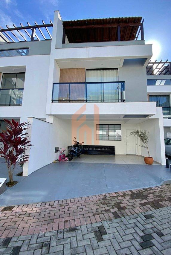 Casa em condomínio fechado | Semi mobiliada , 03 dormitórios e 02 vagas de garagem  Camboriú - 